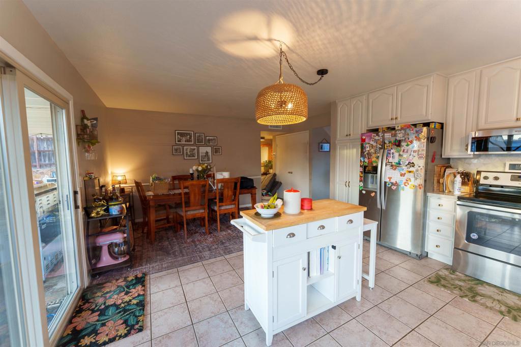 1527 Triton Pl Property Photo 8