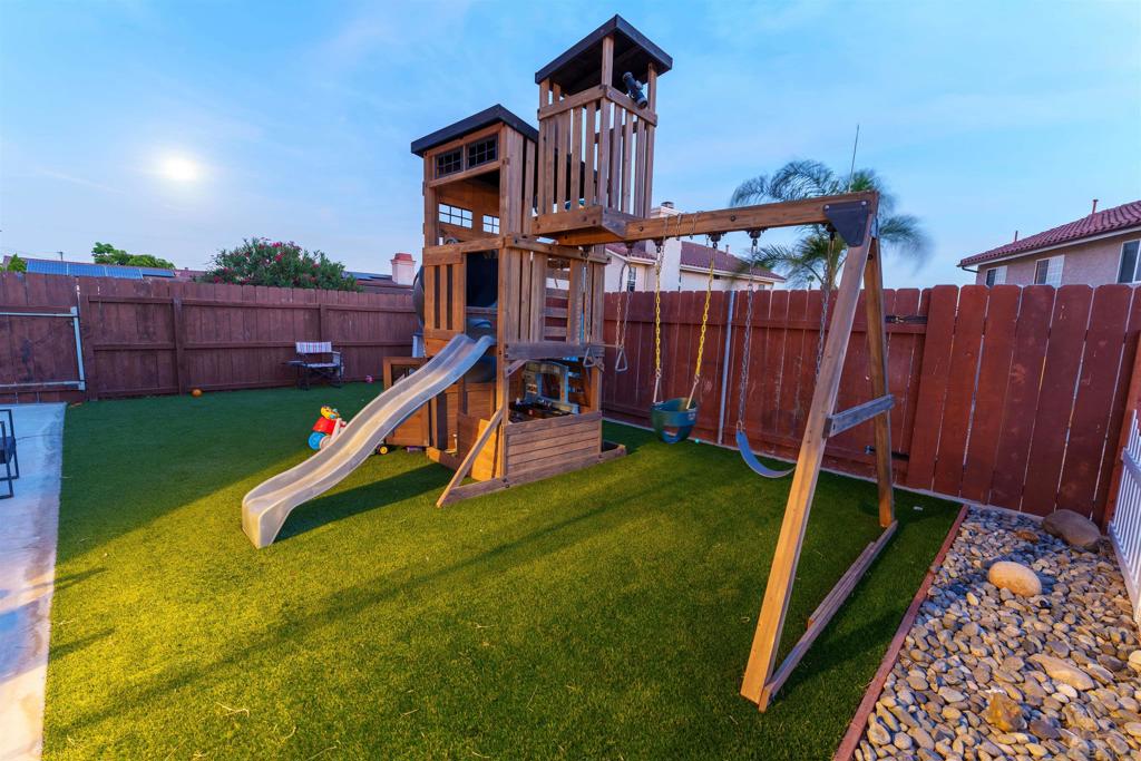 1527 Triton Pl Property Photo 17