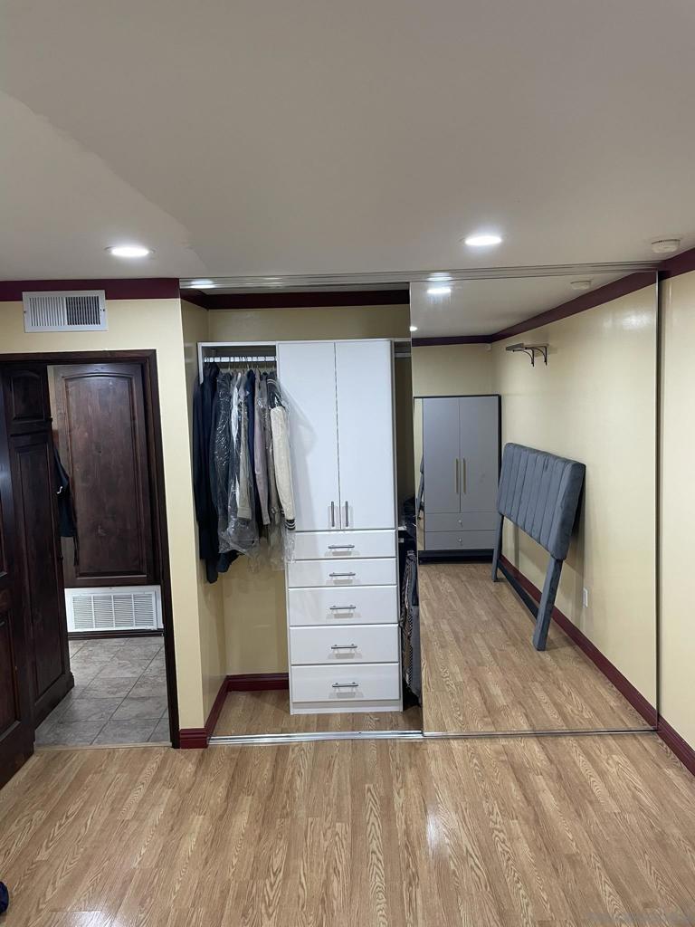 260023635SD Property Photo 16