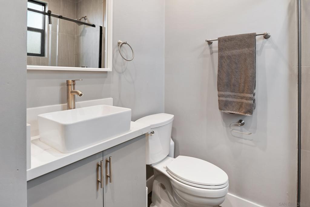 743 Glenview Property Photo 56