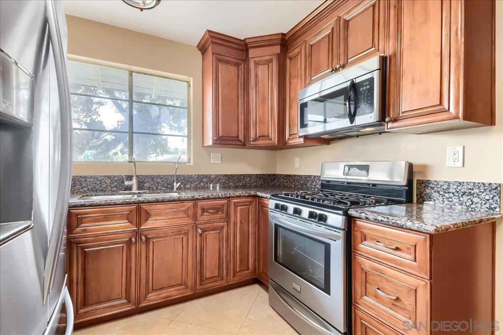 1809 W. Harriet Lane Property Photo 11