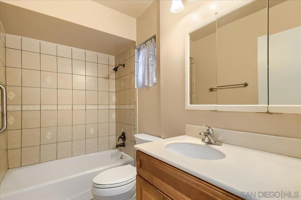 1809 W. Harriet Lane Property Photo 15
