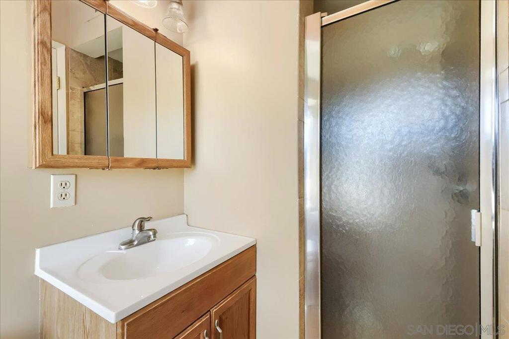 1809 W. Harriet Lane Property Photo 19