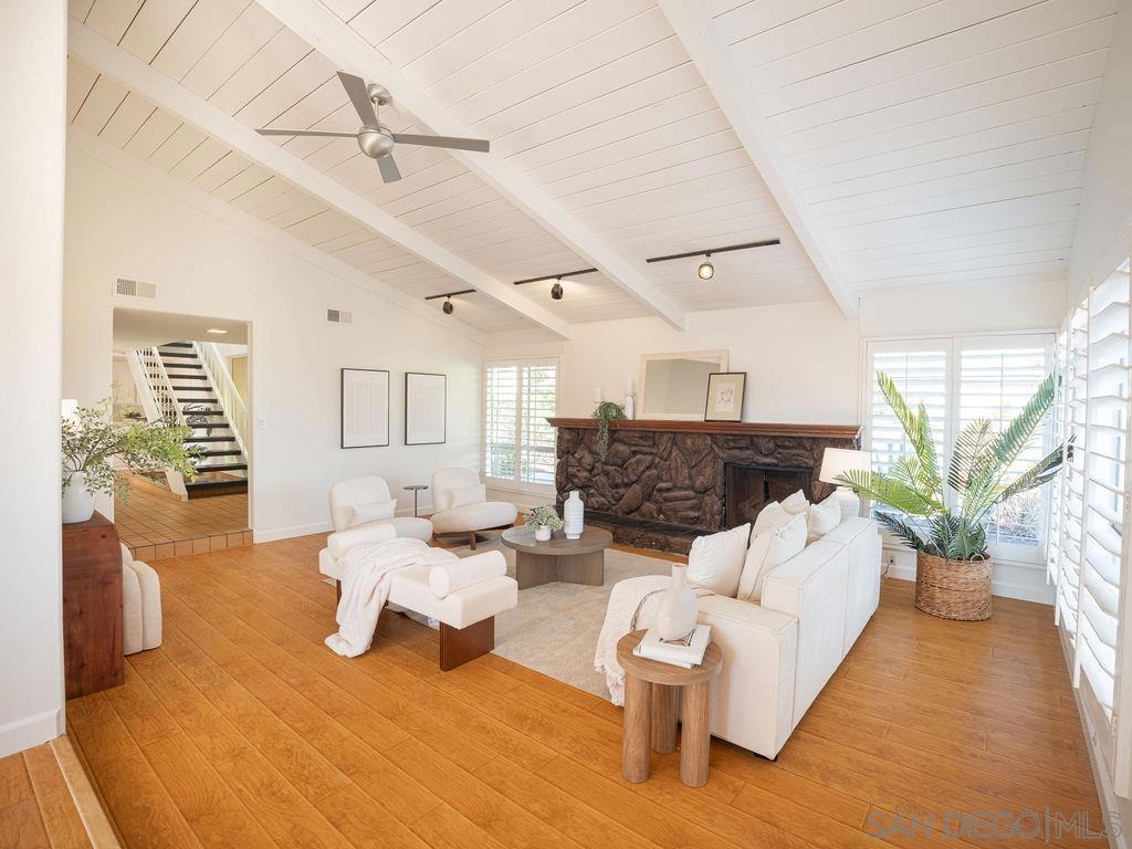 5596 Bloch St Property Photo 3