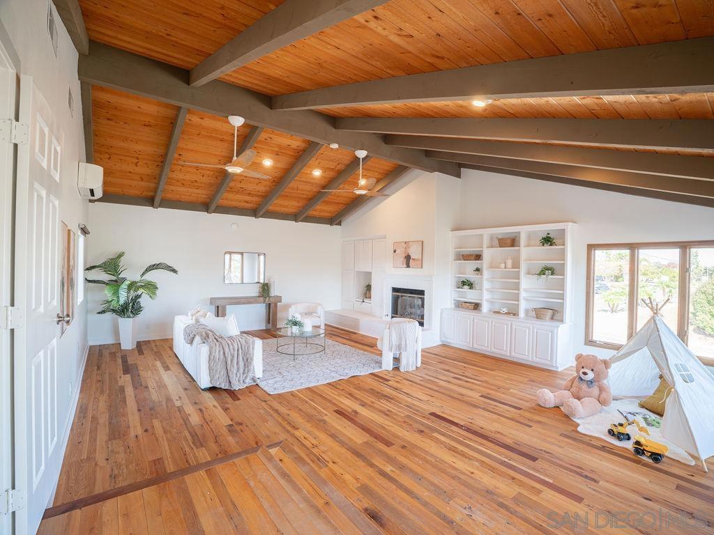 5596 Bloch St Property Photo 16