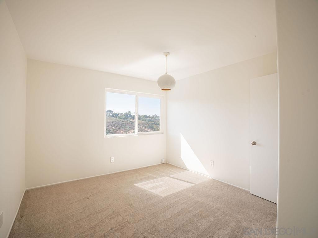 5596 Bloch St Property Photo 21