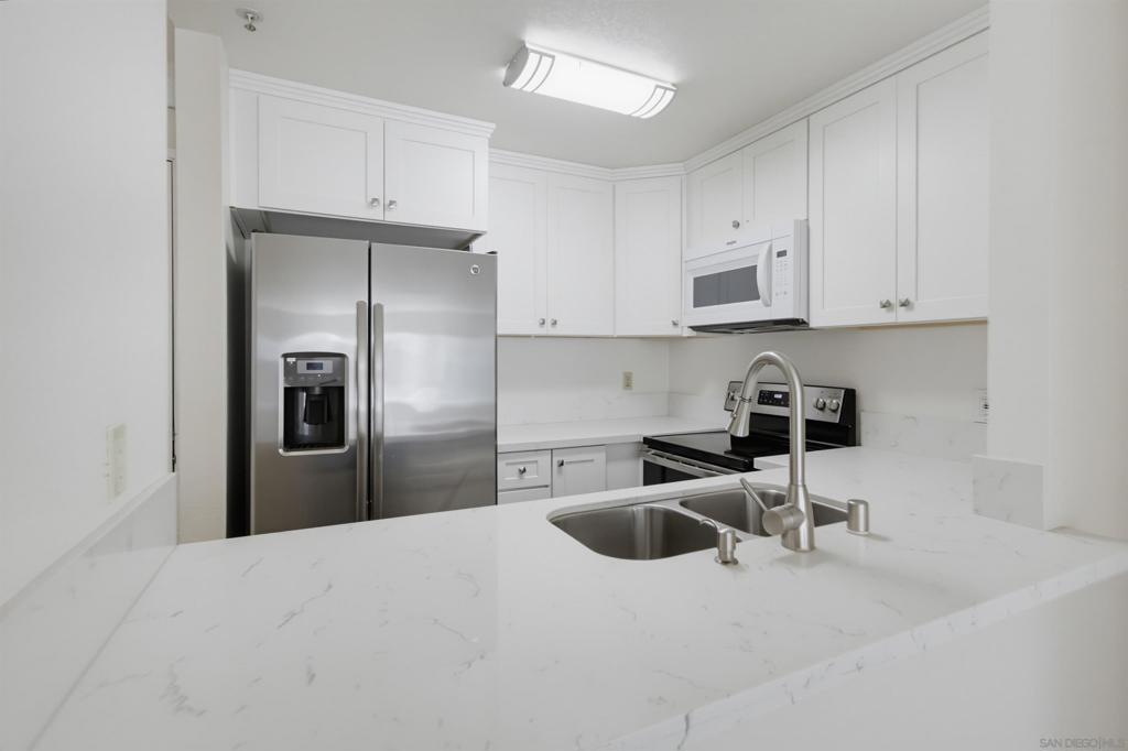3550 Lebon Dr 6306 Property Photo 4