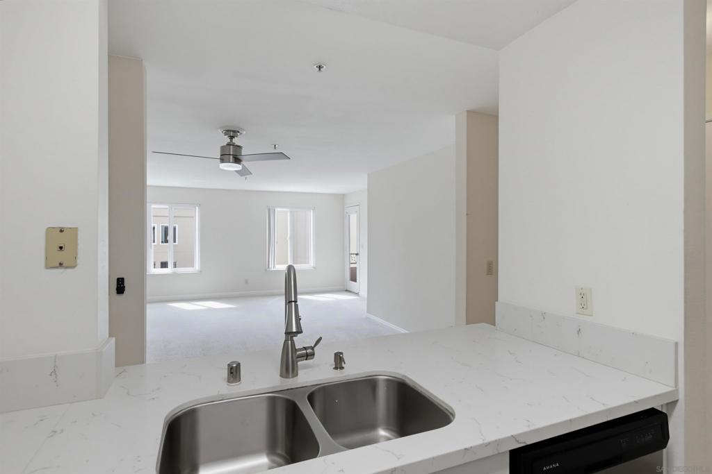3550 Lebon Dr 6306 Property Photo 5
