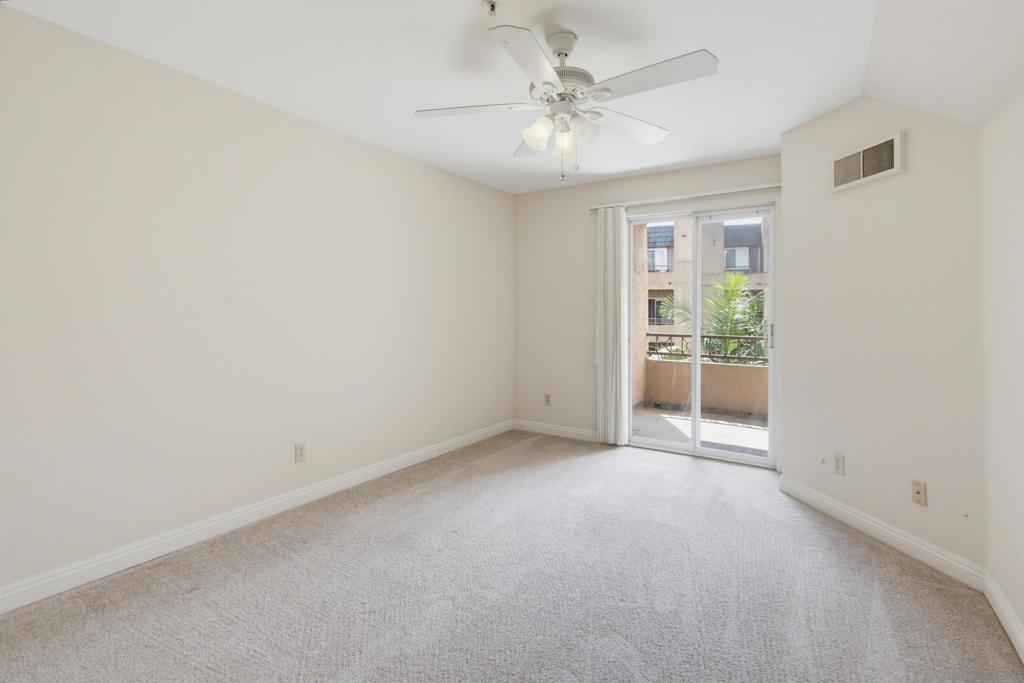 3550 Lebon Dr 6306 Property Photo 8