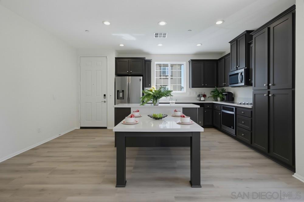 5444 Starlight Property Photo 5