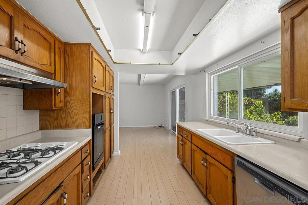 4207 Pavlov Avenue Property Photo 8