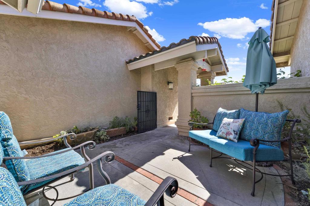 15636 Via Calanova Property Photo 4