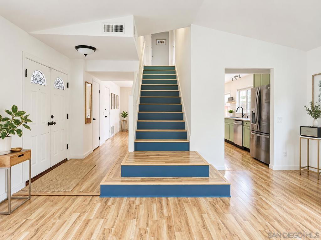 6590 High Knoll Property Photo 4
