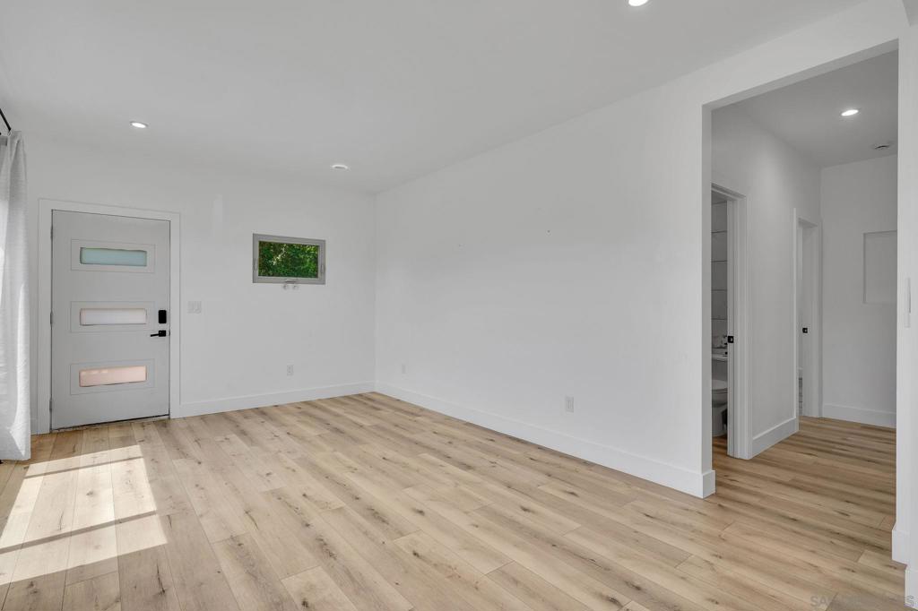 2434 2438 Broadway St. Property Photo 9