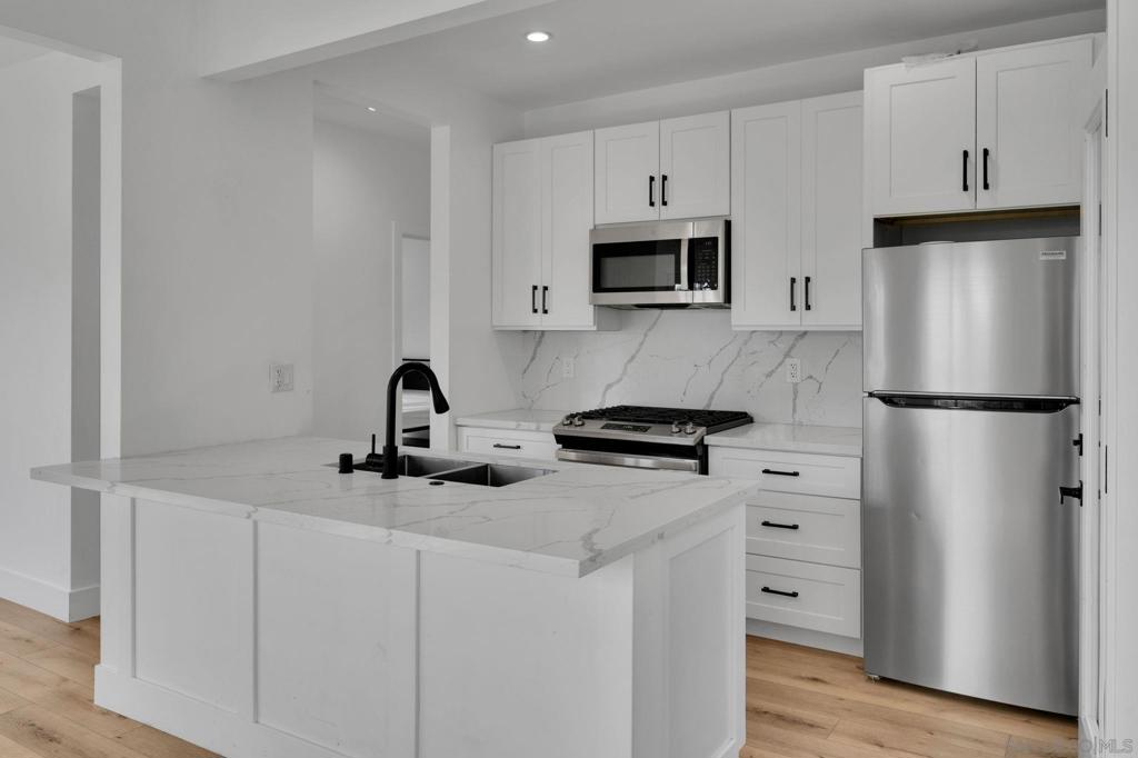 2434 2438 Broadway St. Property Photo 13