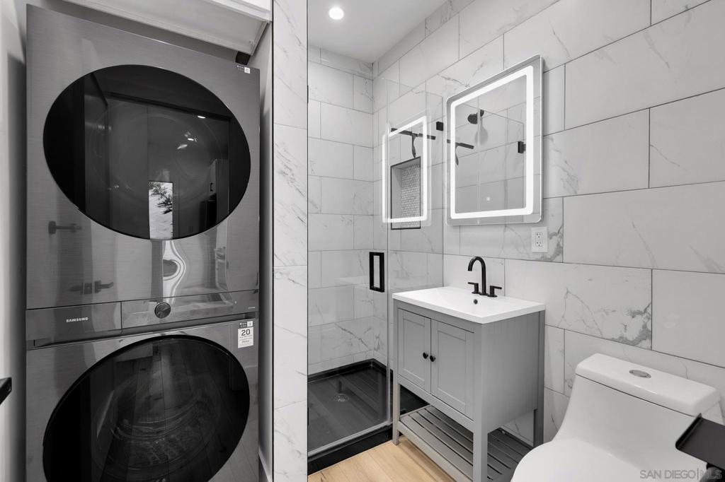 2434 2438 Broadway St. Property Photo 26