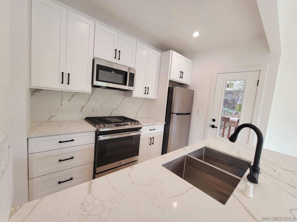 2434 2438 Broadway St. Property Photo 29