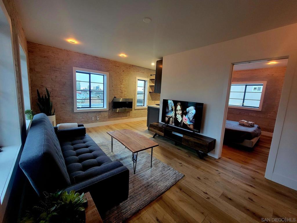2434 2438 Broadway St. Property Photo 32