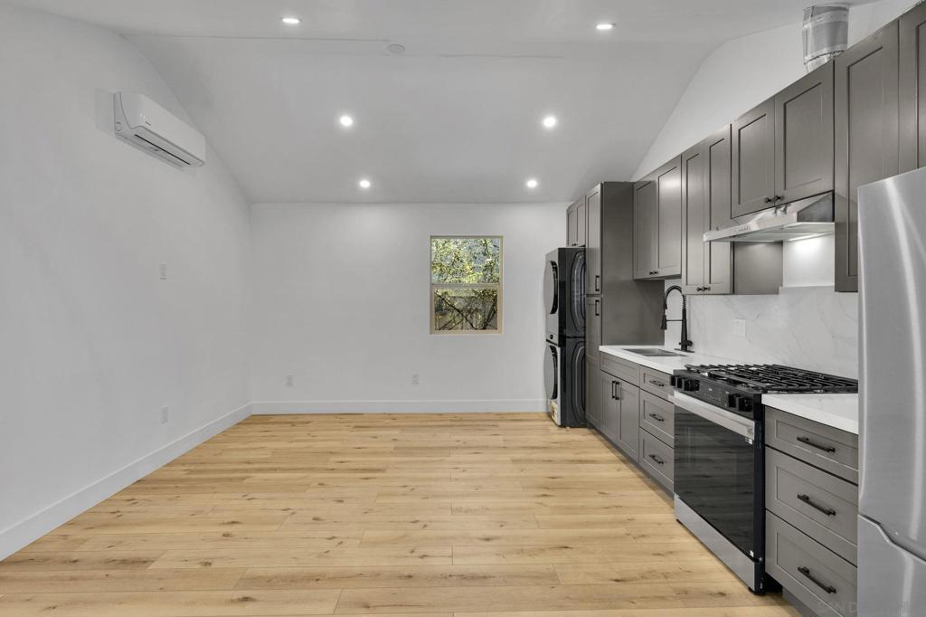 2434 2438 Broadway St. Property Photo 41