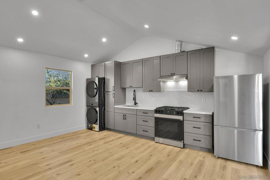 2434 2438 Broadway St. Property Photo 48