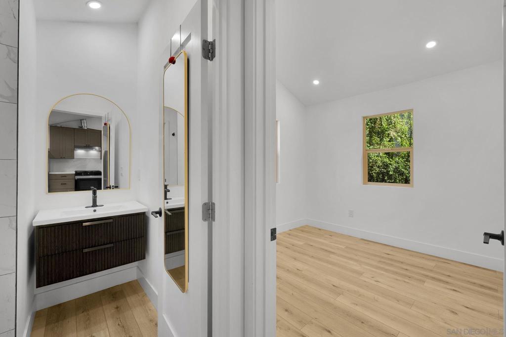 2434 2438 Broadway St. Property Photo 52