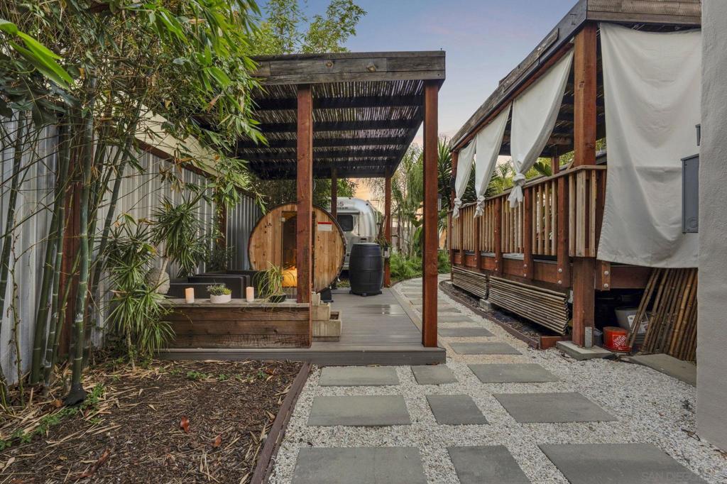 2434 2438 Broadway St. Property Photo 57