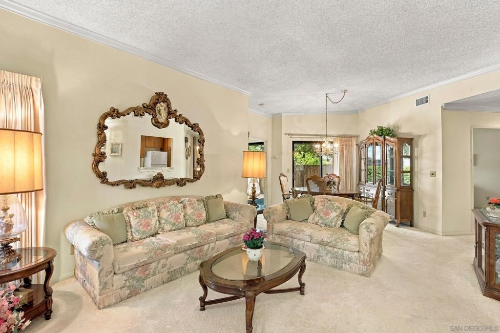8360 Suntree Place Property Photo 5