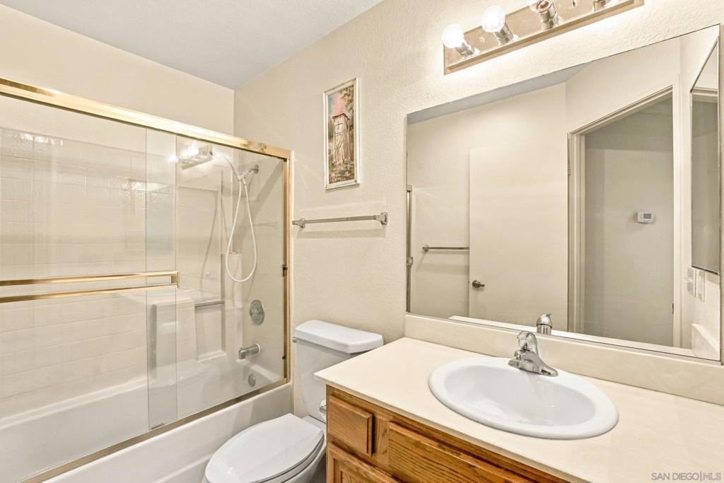 8360 Suntree Place Property Photo 14