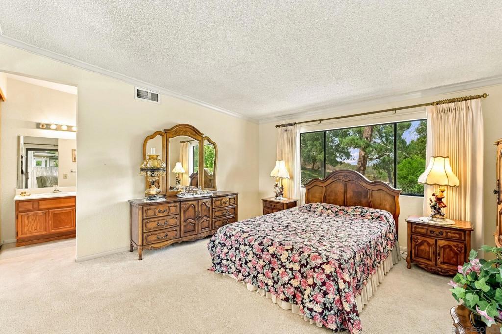 8360 Suntree Place Property Photo 16