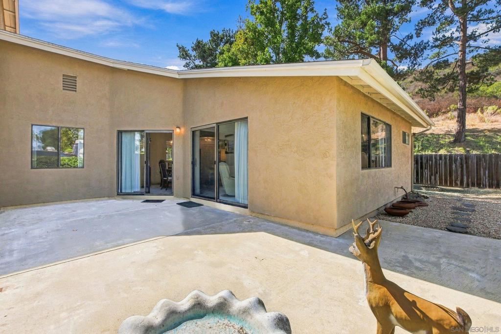 8360 Suntree Place Property Photo 23