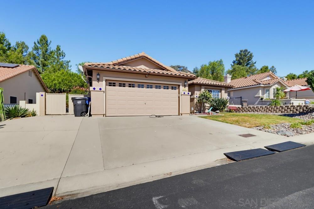 2081 Larkspur Dr Property Photo 4