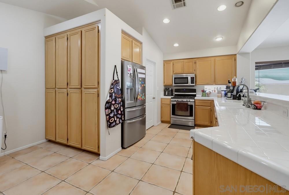 2081 Larkspur Dr Property Photo 13