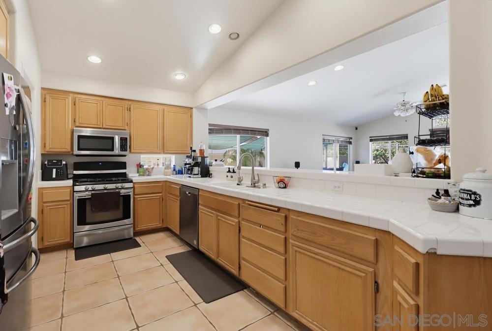 2081 Larkspur Dr Property Photo 14
