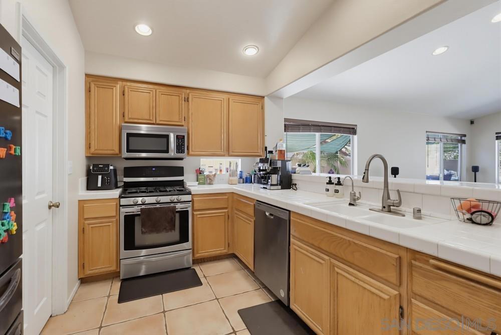 2081 Larkspur Dr Property Photo 15