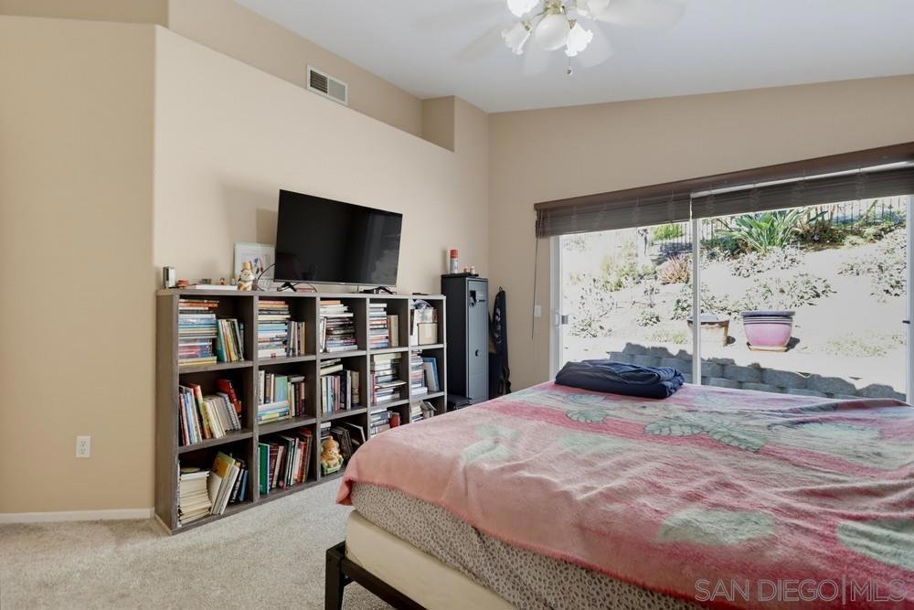 2081 Larkspur Dr Property Photo 24