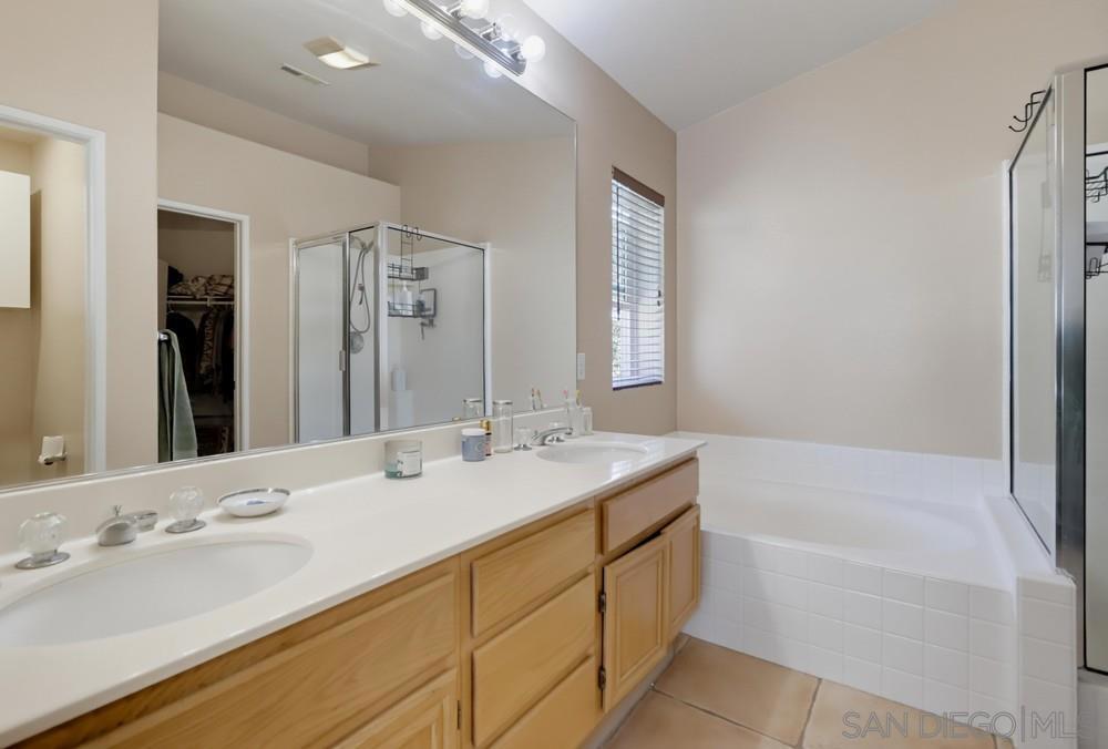 2081 Larkspur Dr Property Photo 26
