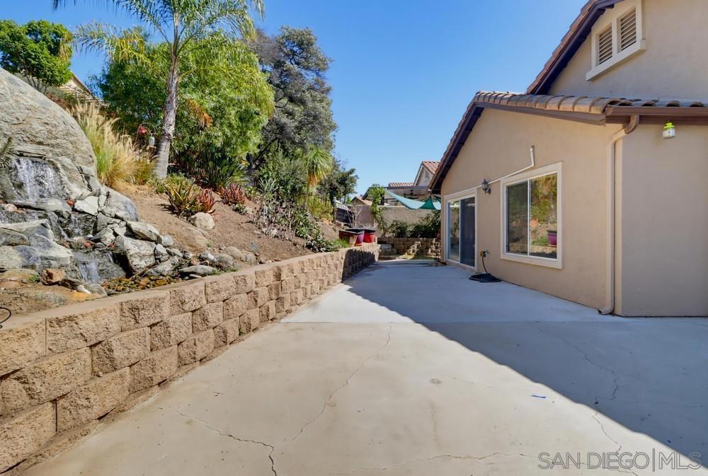 2081 Larkspur Dr Property Photo 35