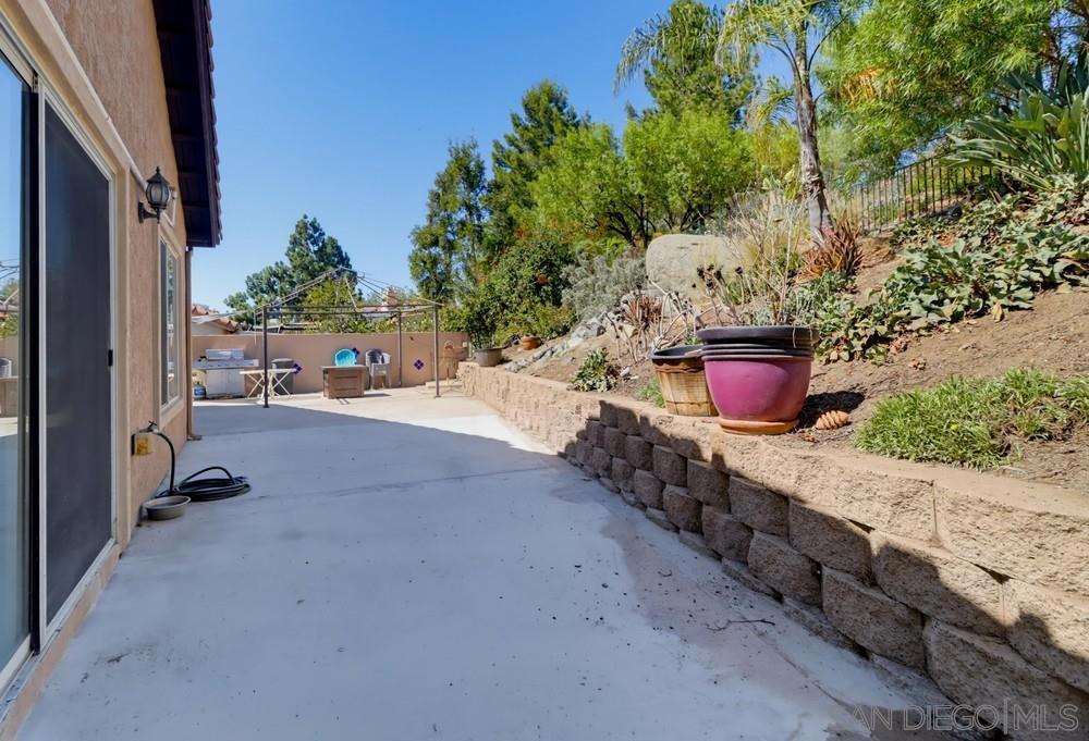 2081 Larkspur Dr Property Photo 36