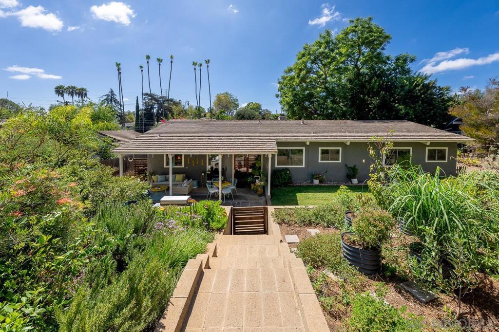 2208 Sunset Drive Property Photo 7