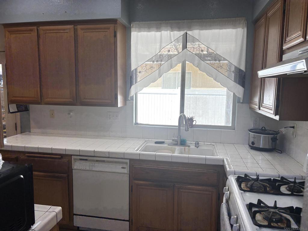 27593 Marian Road Property Photo 9