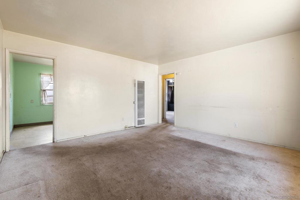 535 12th St Property Photo 5
