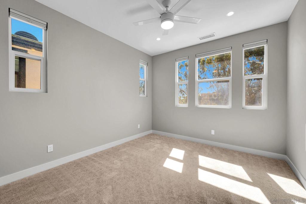 2942 Copley Ave Property Photo 36