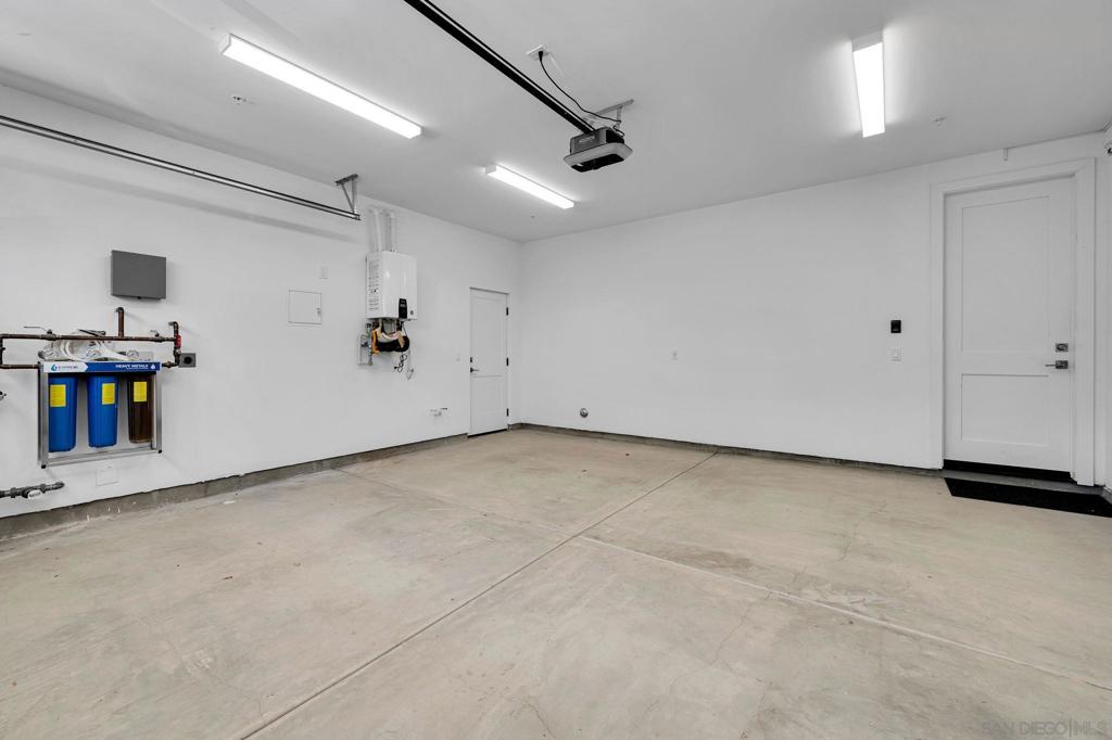 2942 Copley Ave Property Photo 43