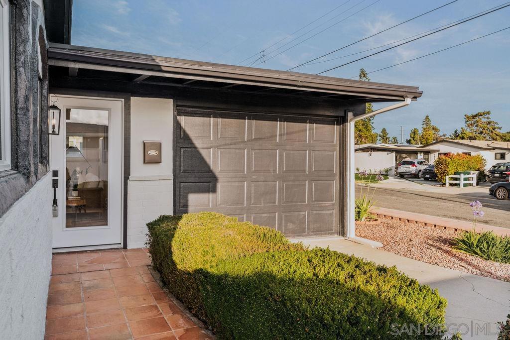 5524 Norwich St Property Photo 4