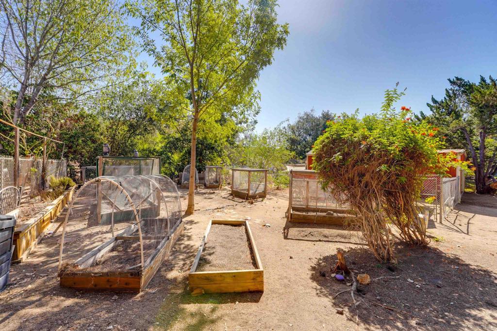14911 Espola Rd Property Photo 38