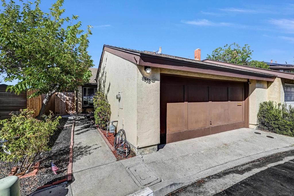 8858 Capcano Rd Property Photo 4
