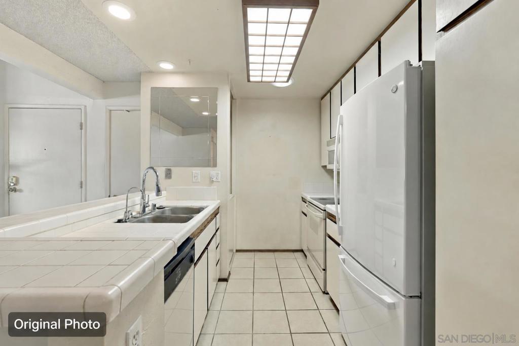 9169 Village Glen 256 Property Photo 8