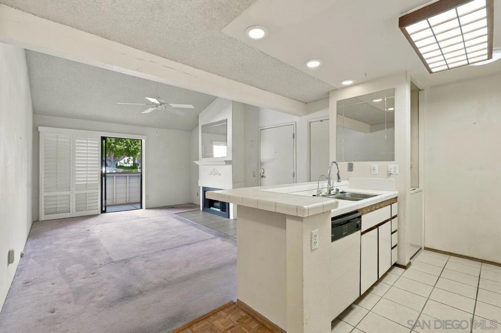 9169 Village Glen 256 Property Photo 23