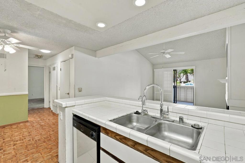 9169 Village Glen 256 Property Photo 25