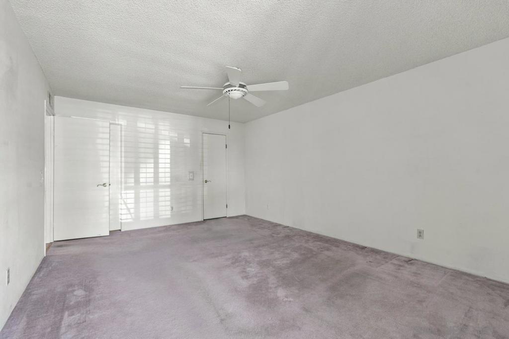 9169 Village Glen 256 Property Photo 33